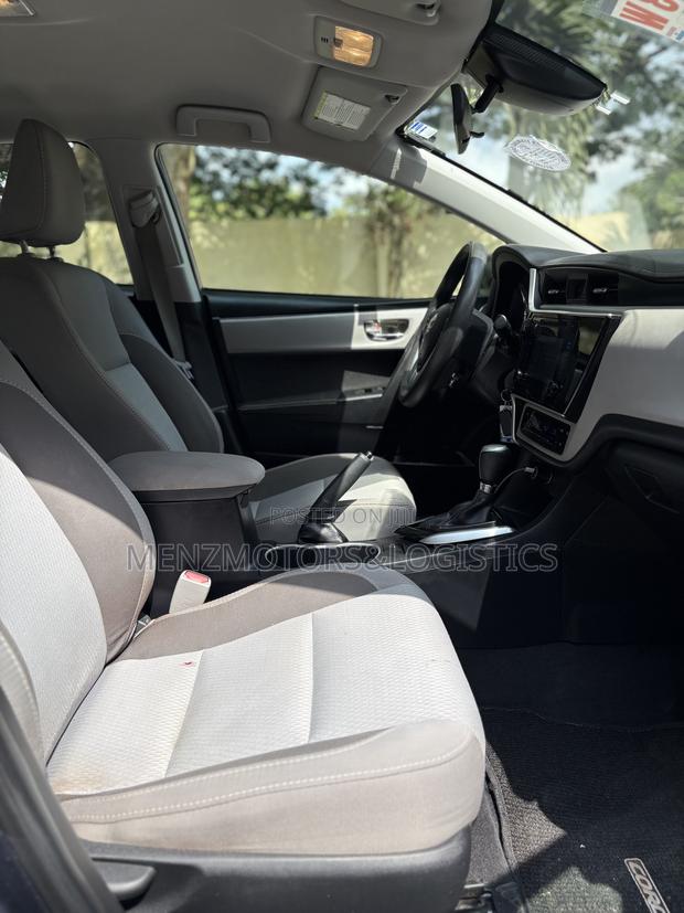 Toyota Corolla LE 4dr Sedan (1.8L 4cyl CVT) 2017 Silver