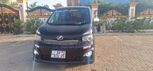 Toyota Vitz 2012 Black