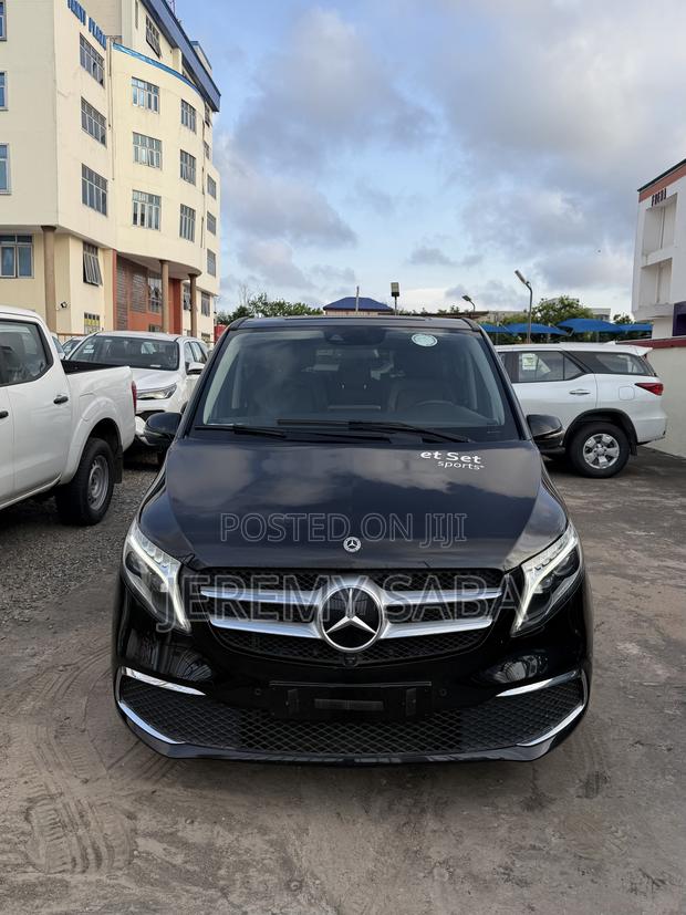 Mercedes-Benz V-Class 2022 Black