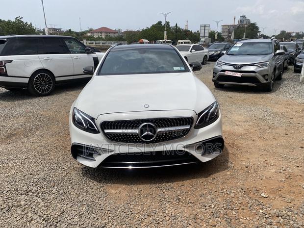 Mercedes-Benz E300 2019 White