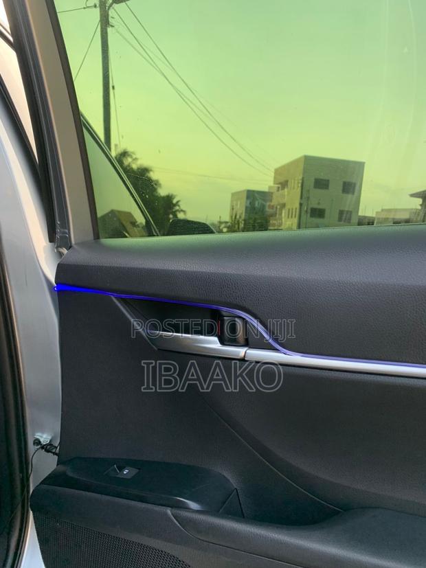 Toyota Camry SE FWD 2020 Silver