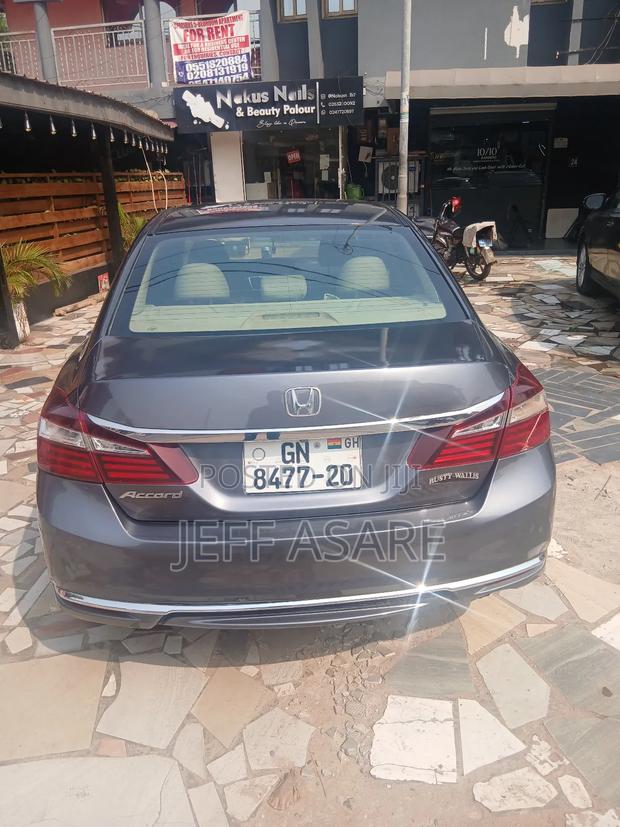 Honda Accord LX 4dr Sedan FWD (2.4L 4cyl 2A) 2017 Silver