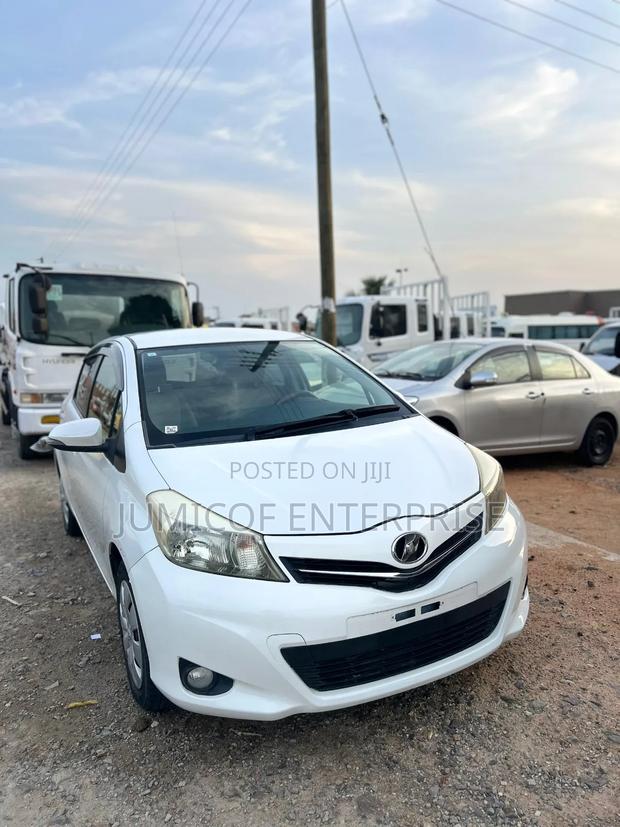 Toyota Vitz 2012 White