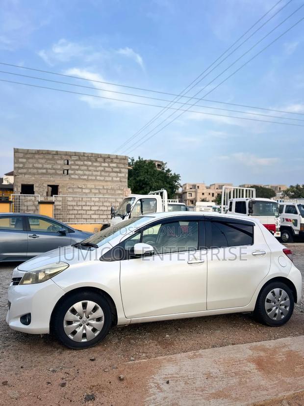 Toyota Vitz 2012 White