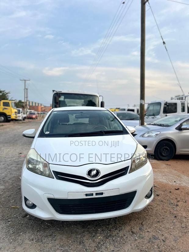 Toyota Vitz 2012 White