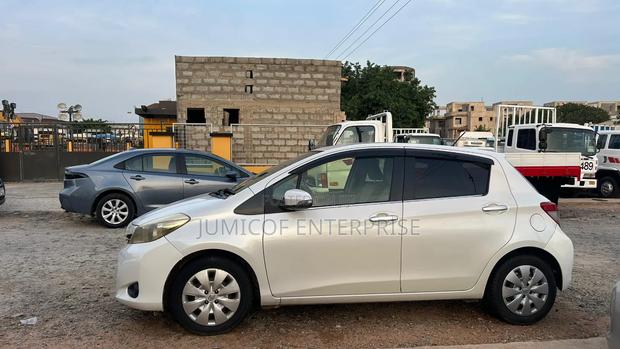Toyota Vitz 2012 White