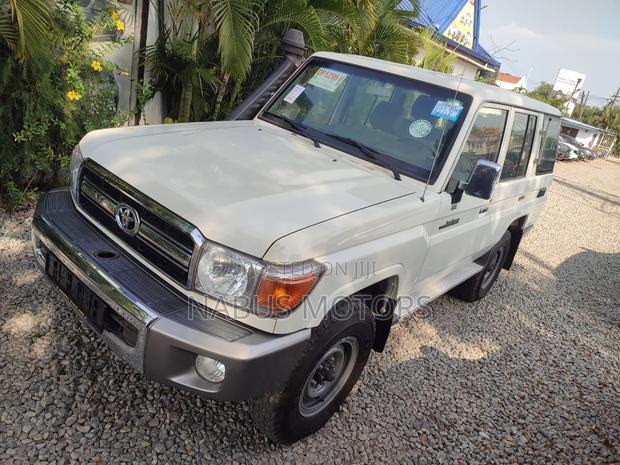 Toyota Land Cruiser 79 Series 2017 White