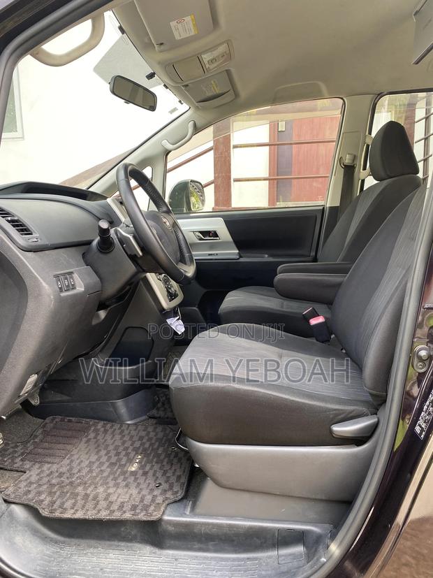 Toyota Voxy 2011 Black