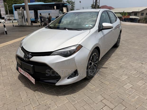 Toyota Corolla 2018 Silver
