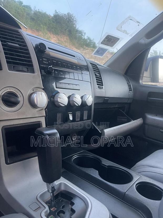 Toyota Tundra CrewMax Limited 5.7L 2010 Blue