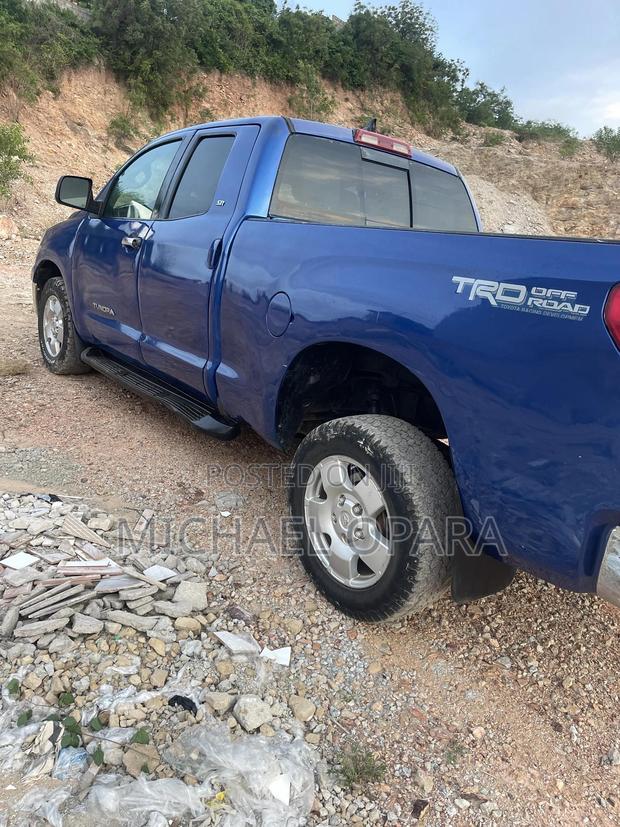 Toyota Tundra CrewMax Limited 5.7L 2010 Blue
