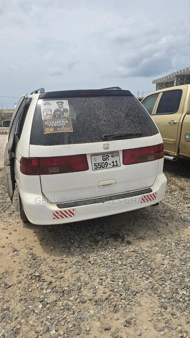 Honda Odyssey Touring 2011 White