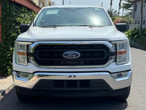 Ford F-150 XLT 2022 White