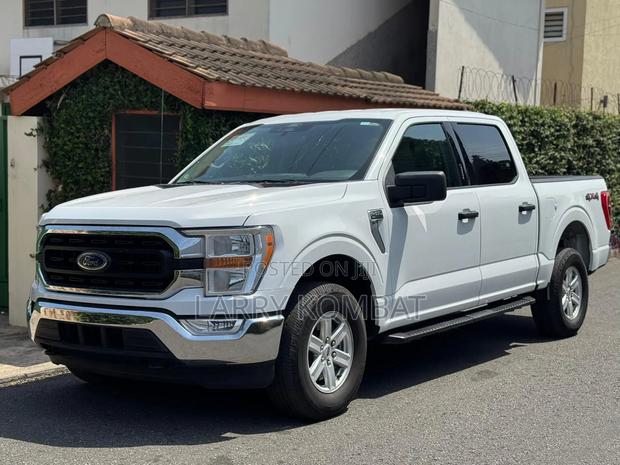 Ford F-150 XLT 2022 White