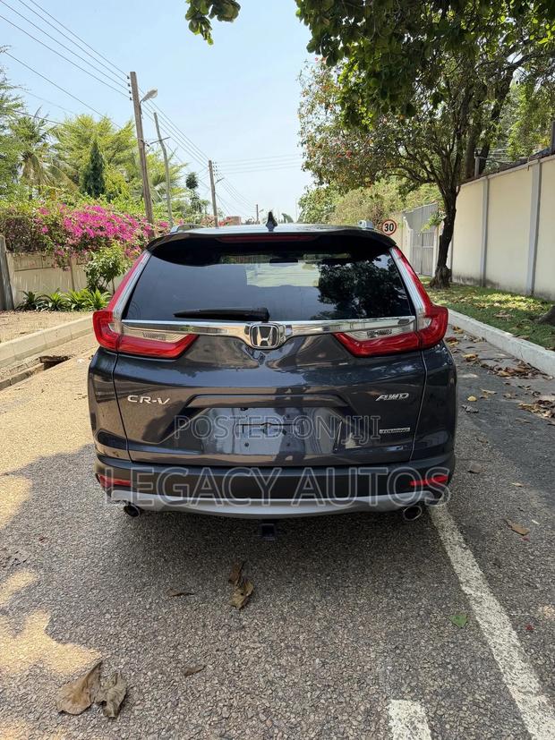 Honda CR-V Touring AWD 2019 Gray