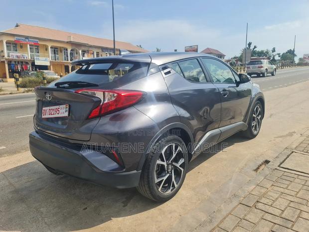 Toyota C-HR LE FWD 2019 Gray
