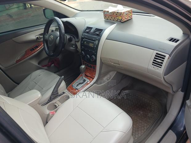 Toyota Corolla XLE 4dr Sedan (1.8L 4cyl 4A) 2009 Gray