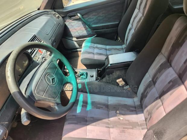 Mercedes-Benz E300 2008 Blue