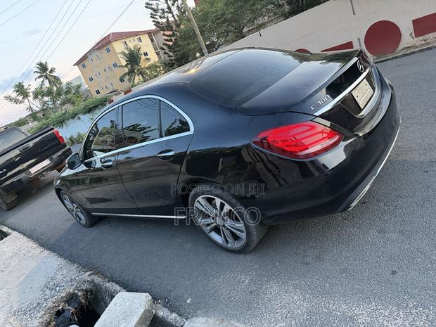 Mercedes-Benz C300 Luxury 4matic Sedan AWD (2.0L 4cyl 7A) 2017 Black