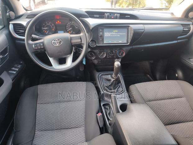 Toyota Hilux Revo Double Cab Deisel 2.8 AWD 2022 Orange