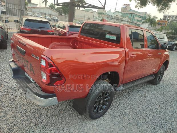Toyota Hilux Revo Double Cab Deisel 2.8 AWD 2022 Orange