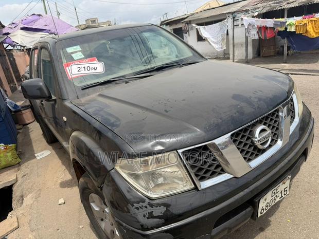 Nissan Navara 2013 Black