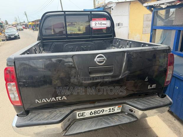 Nissan Navara 2013 Black