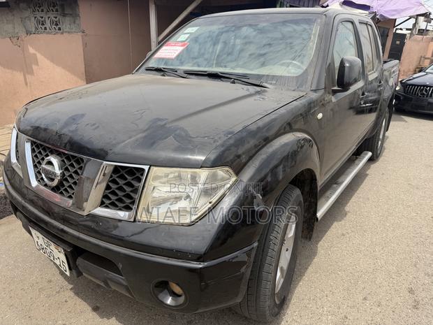 Nissan Navara 2013 Black
