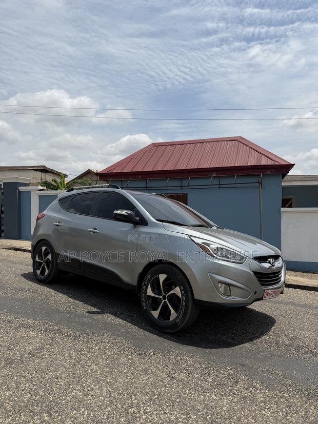 Hyundai Tucson Limited AWD 2013 Silver