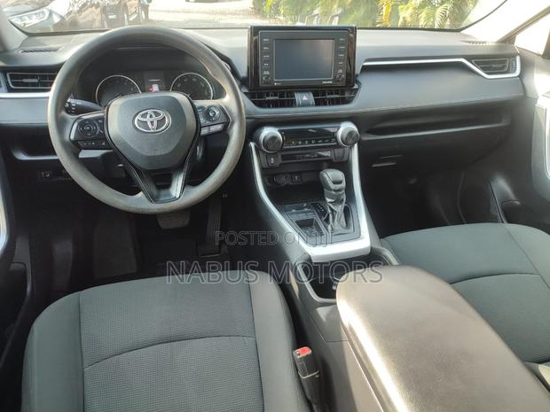 Toyota RAV4 LE 2021 Gray