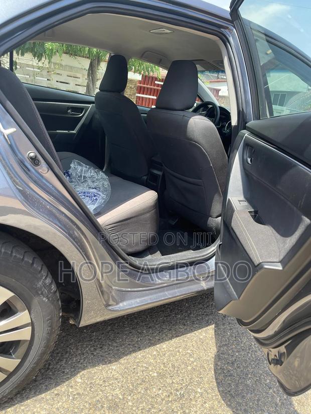 Toyota Corolla LE Eco (1.8L 4cyl 2A) 2019 Gray