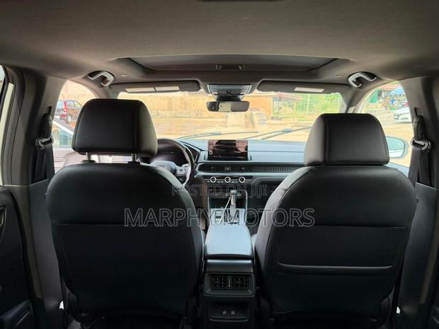 Honda CR-V Hybrid 2024 White