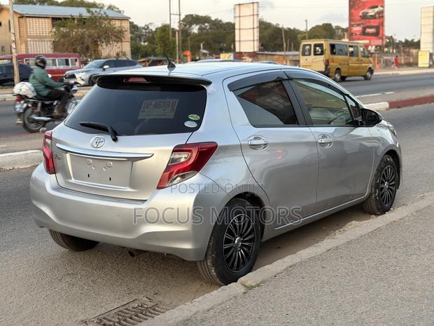Toyota Vitz 1.5 FWD 3dr 2015 Silver