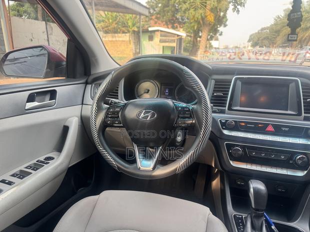 Hyundai Sonata SE 2018 Burgundy