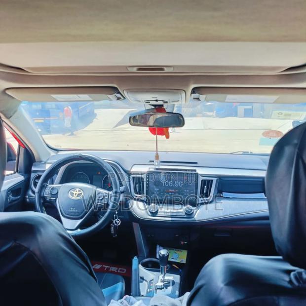 Toyota RAV4 LE 4dr SUV AWD (2.5L 4cyl 6A) 2018 Red