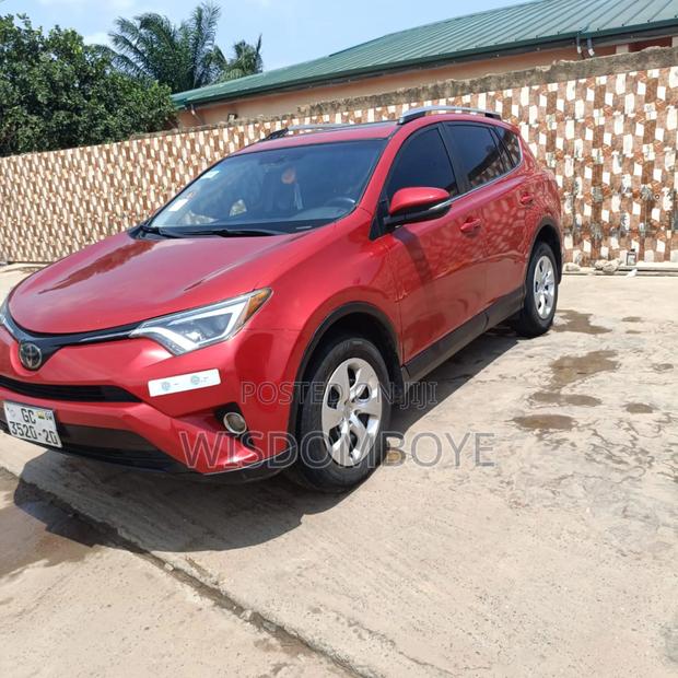Toyota RAV4 LE 4dr SUV AWD (2.5L 4cyl 6A) 2018 Red