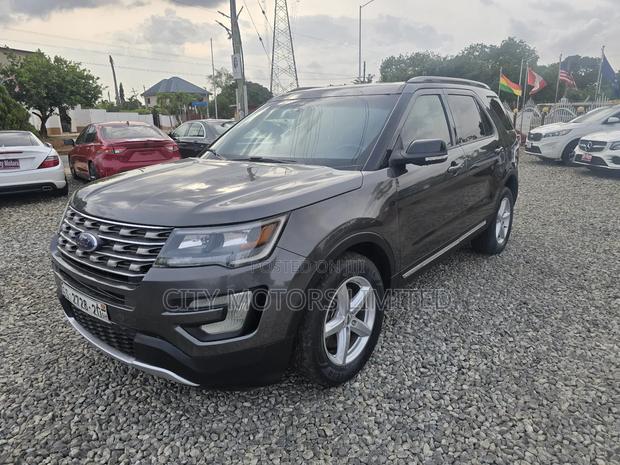 Ford Explorer Platinum 4dr 4x4 (3.5L 6cyl 6A) 2017 Gray