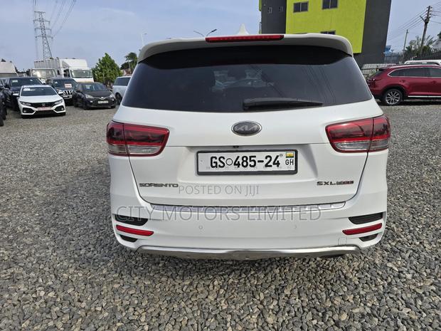 Kia Sorento 4dr SUV 2016 White