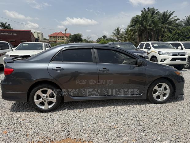 Toyota Corolla S 4dr Sedan (1.8L 4cyl 4A) 2013 Gray