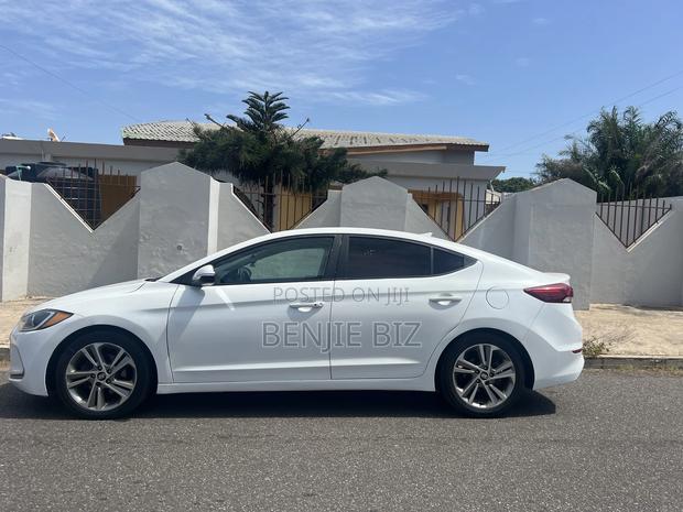 Hyundai Elantra 2017 White