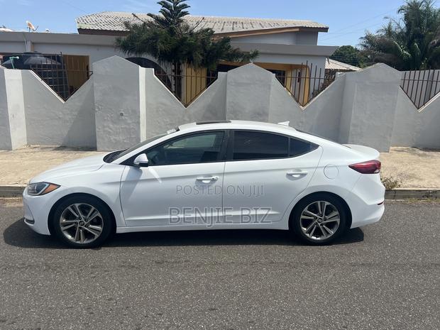 Hyundai Elantra 2017 White