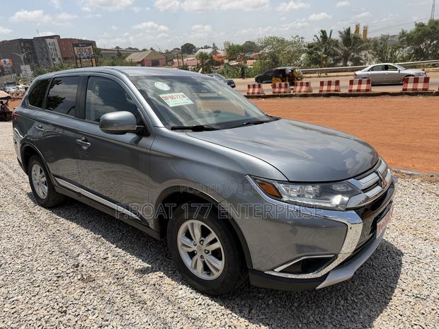 Mitsubishi Outlander 2017 Gray