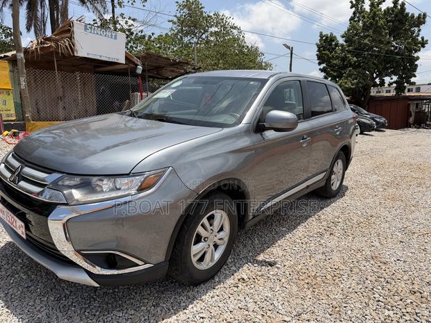 Mitsubishi Outlander 2017 Gray