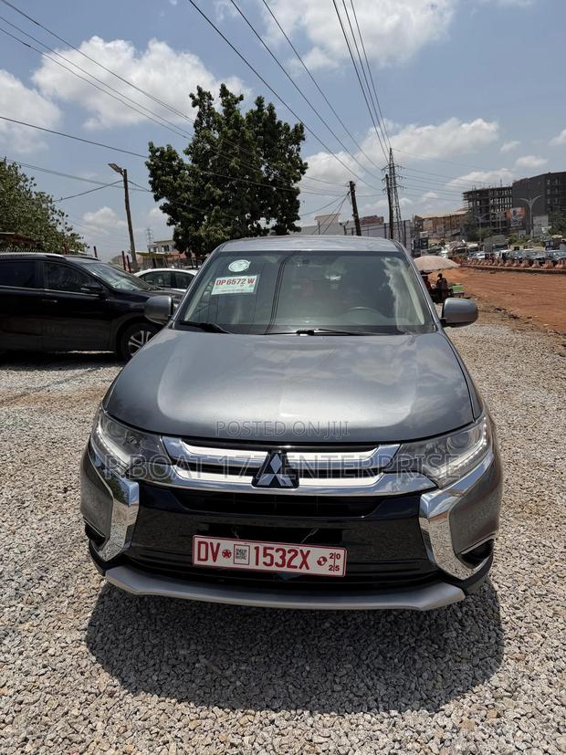 Mitsubishi Outlander 2017 Gray