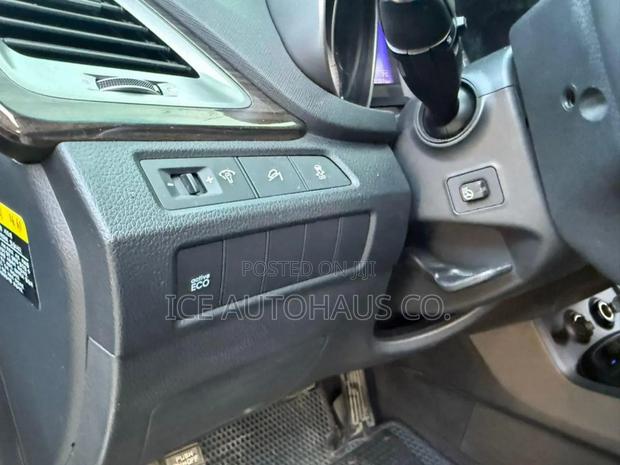 Hyundai Santa Fe 2015 Gray