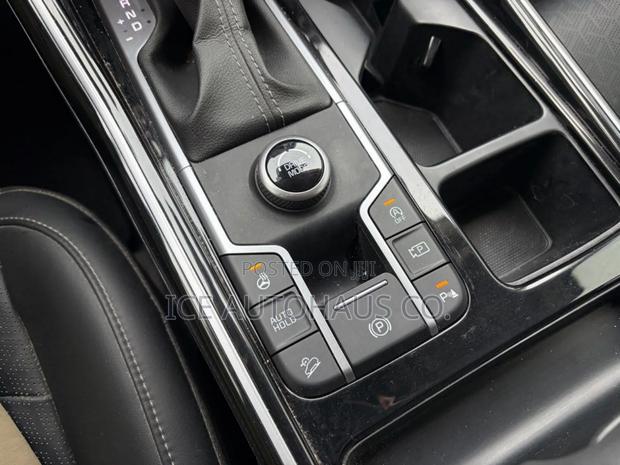 Kia Sorento Hybrid 2022 White