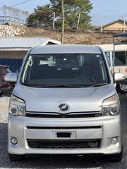 Toyota Voxy SV Premium 2014 Silver for sale
