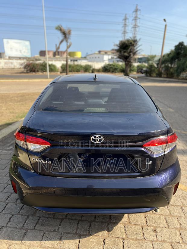 Toyota Corolla LE 2020 Blue