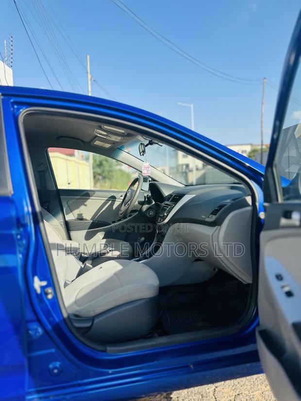Hyundai Accent 2012 Blue