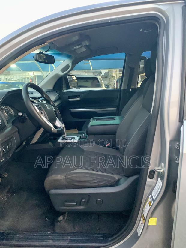 Toyota Tundra 2015 Silver